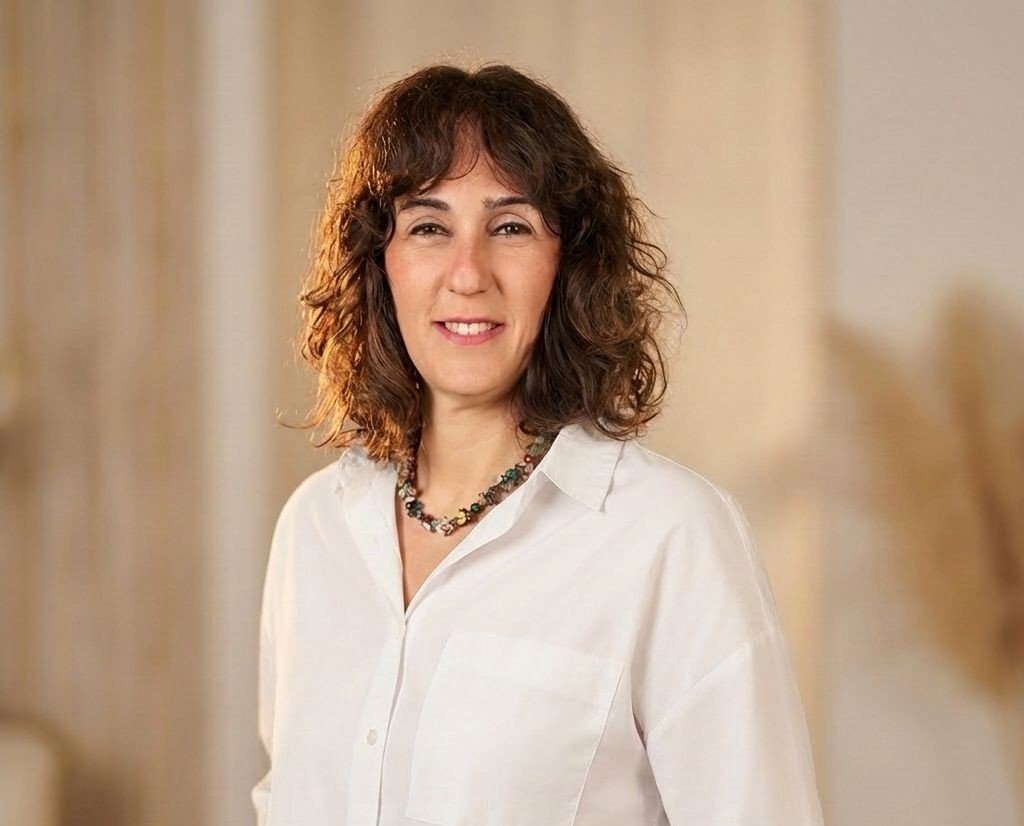 Bengi Ergüven, Leadership and Transformation Mentor, smiling portrait